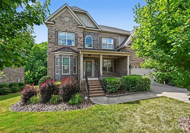 Photo 1 of Single family home for sale at 4016 Widgeon Way, Waxhaw, NC 28173 | MLS# 4394408 | Listing updated on 2026-09-28