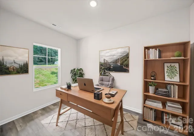Photo 2 of Single family home for sale at 470 Woodberry Dr, Mooresville, NC 28115 | MLS# 4394705 | Listing updated on 2026-09-18