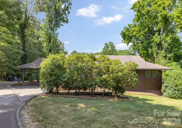 Photo 2 of Single family home for sale at 63 Baker Pl, Asheville, NC 28806 | MLS# 4394760 | Listing updated on 2026-09-11