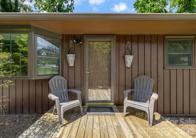 Photo 3 of Single family home for sale at 63 Baker Pl, Asheville, NC 28806 | MLS# 4394760 | Listing updated on 2026-09-11