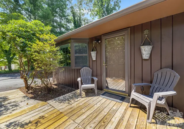 Photo 4 of Single family home for sale at 63 Baker Pl, Asheville, NC 28806 | MLS# 4394760 | Listing updated on 2026-09-11