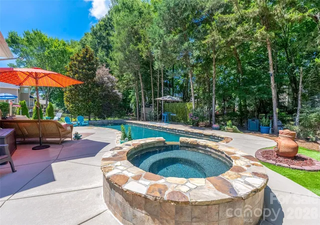 Photo 1 of Single family home for sale at 211 Alnwick Ln, Waxhaw, NC 28173 | MLS# 4394818 | Listing updated on 2026-09-11