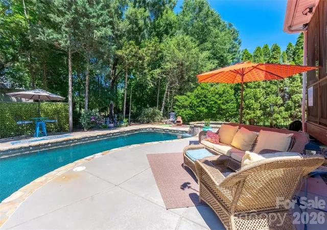 Photo 3 of Single family home for sale at 211 Alnwick Ln, Waxhaw, NC 28173 | MLS# 4394818 | Listing updated on 2026-09-11