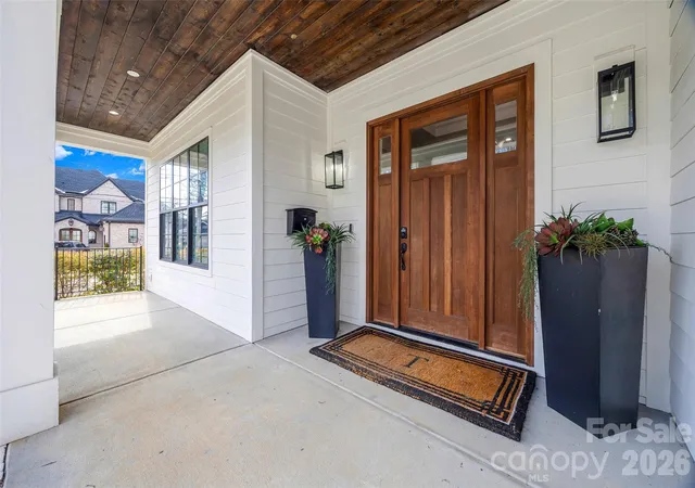 Photo 3 of Mansion for sale at 2336 Springdale Ave, Charlotte, NC 28203 | MLS# 4394975 | Listing updated on 2026-09-28
