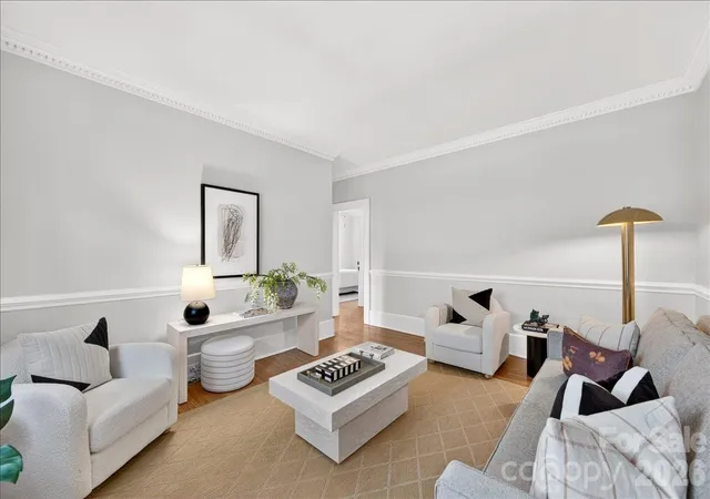 Photo 4 of Condo for sale at 524 Hawthorne Ln #9, Charlotte, NC 28204 | MLS# 4395091 | Listing updated on 2026-09-23