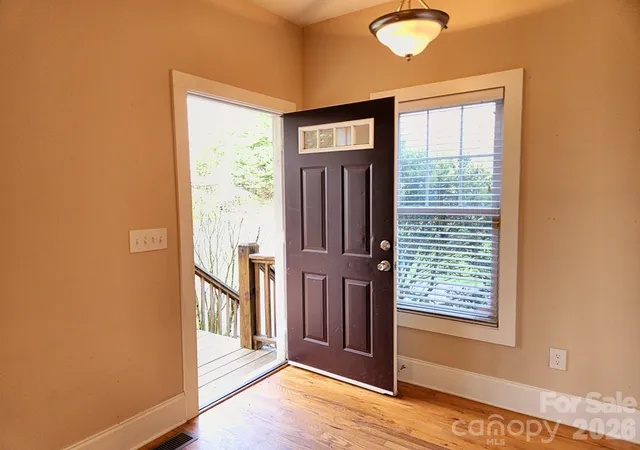 Photo 3 of Single family home for sale at 17 Lamar Ave, Asheville, NC 28803 | MLS# 4395311 | Listing updated on 2026-09-25