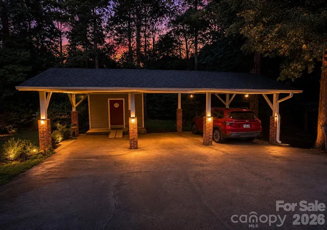 Photo 3 of Single family home for sale at 3755 21st Street Ne, Hickory, NC 28601 | MLS# 4395380 | Listing updated on 2026-09-14