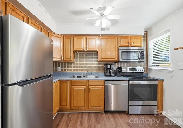 Photo 3 of Single family home for sale at 233 Scottie Pl, Charlotte, NC 28217 | MLS# 4395621 | Listing updated on 2026-09-12