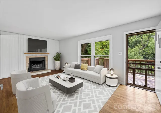 Photo 3 of Single family home for sale at 107 Wilshire Dr, Asheville, NC 28806 | MLS# 4395631 | Listing updated on 2026-09-13