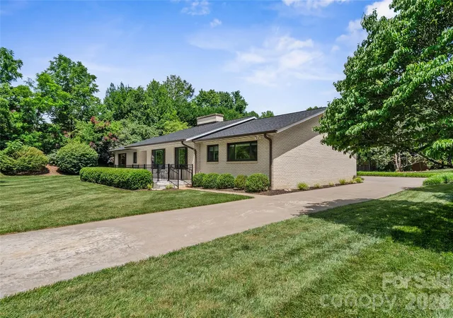 Photo 4 of Single family home for sale at 1329 Merrimon Ave, Asheville, NC 28804 | MLS# 4395782 | Listing updated on 2026-09-26