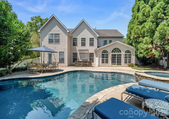 Photo 1 of Sale Pending at 1107 Boulder Ct, Waxhaw, NC 28173 | MLS# 4396049 | Listing updated on 2026-09-15