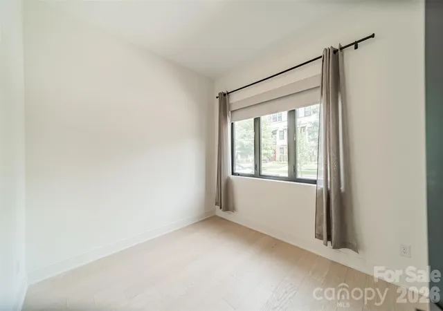Photo 4 of Townhouse for sale at 3305 Spencer St, Charlotte, NC 28205 | MLS# 4396117 | Listing updated on 2026-10-07