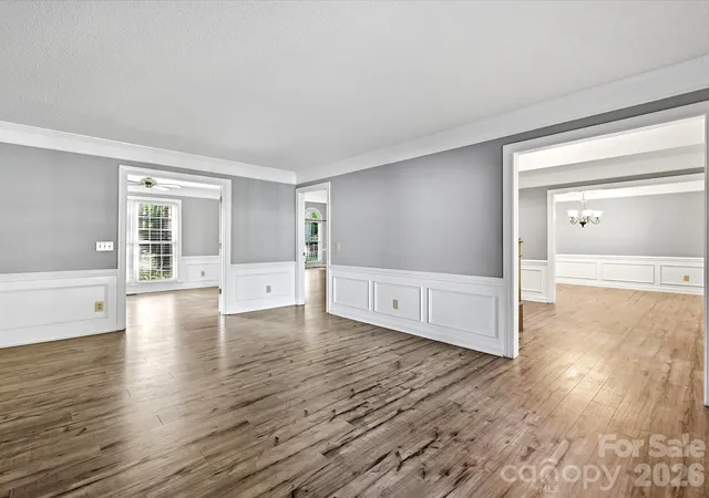 Photo 3 of Sale Pending at 12903 Fallcross Ct, Huntersville, NC 28078 | MLS# 4396287 | Listing updated on 2026-10-04