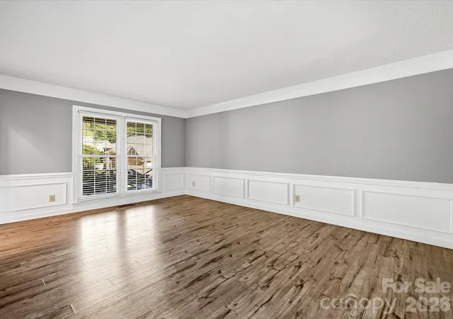 Photo 4 of Sale Pending at 12903 Fallcross Ct, Huntersville, NC 28078 | MLS# 4396287 | Listing updated on 2026-10-04