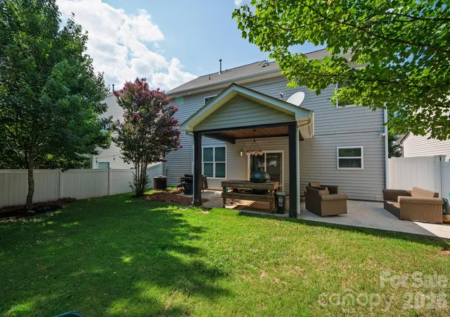 Photo 2 of Single family home for sale at 724 Balboa Ct, Fort Mill, SC 29715 | MLS# 4396406 | Listing updated on 2026-09-11