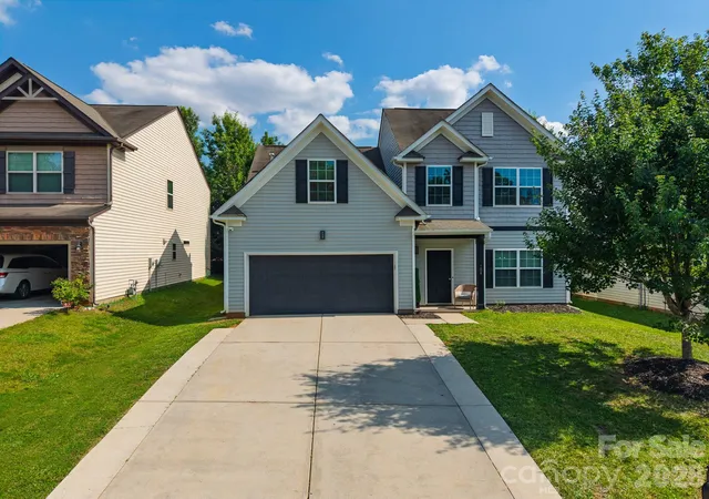 Photo 3 of Single family home for sale at 724 Balboa Ct, Fort Mill, SC 29715 | MLS# 4396406 | Listing updated on 2026-09-11