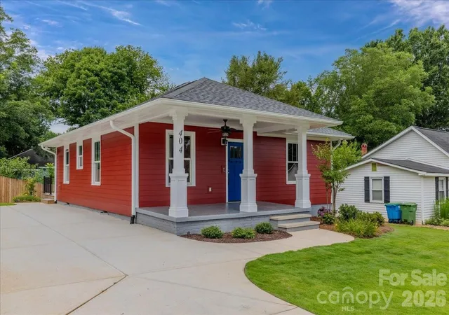Photo 1 of Single family home for sale at 404 Williamson St, Fort Mill, SC 29715 | MLS# 4396428 | Listing updated on 2026-09-18