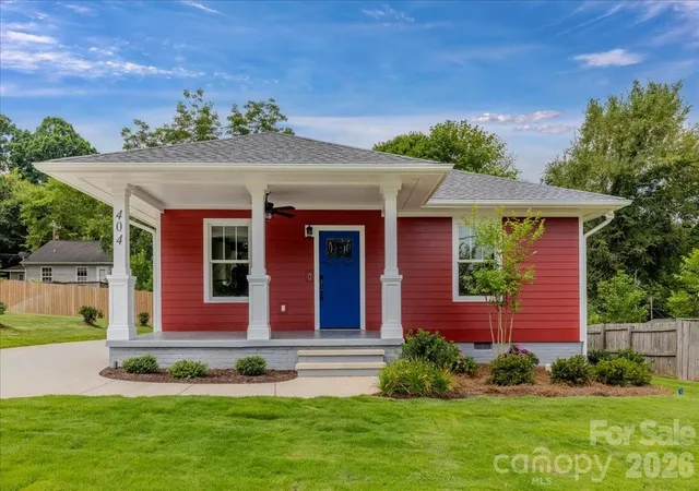 Photo 2 of Single family home for sale at 404 Williamson St, Fort Mill, SC 29715 | MLS# 4396428 | Listing updated on 2026-09-18