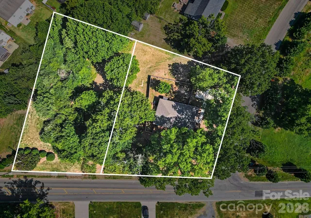 Photo 1 of Sale Pending at 3625 Kelly Rd, Charlotte, NC 28216 | MLS# 4396452 | Listing updated on 2026-09-15