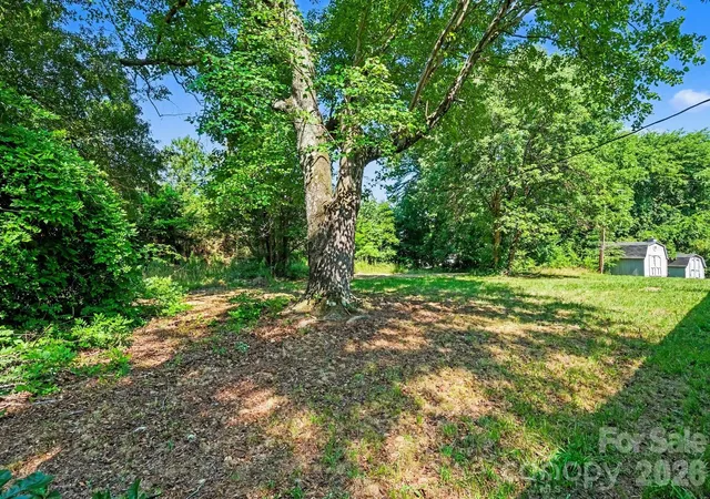 Photo 4 of Sale Pending at 3625 Kelly Rd, Charlotte, NC 28216 | MLS# 4396452 | Listing updated on 2026-09-15