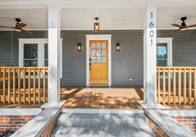 Photo 4 of Sale Pending at 1601 Lawing Rd, Charlotte, NC 28216 | MLS# 4396468 | Listing updated on 2026-09-15