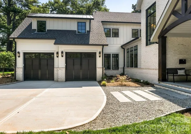 Photo 3 of Mansion for sale at 3240 Sunset Dr, Charlotte, NC 28209 | MLS# 4396905 | Listing updated on 2026-10-26