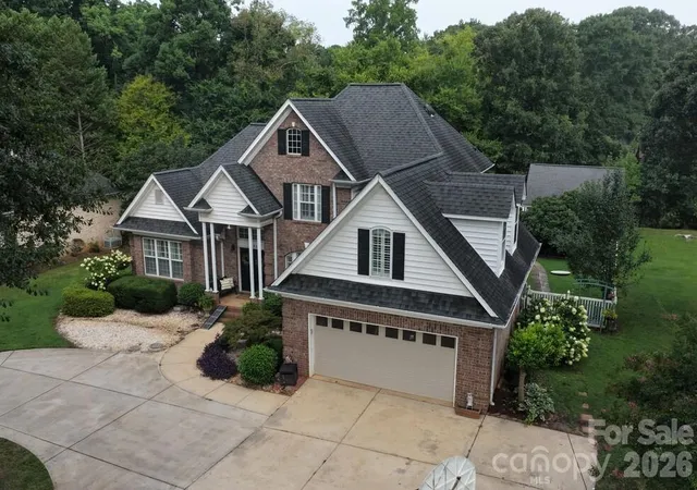 Photo 1 of Single family home for sale at 1093 Fairfield Dr, Gastonia, NC 28054 | MLS# 4396984 | Listing updated on 2026-09-19