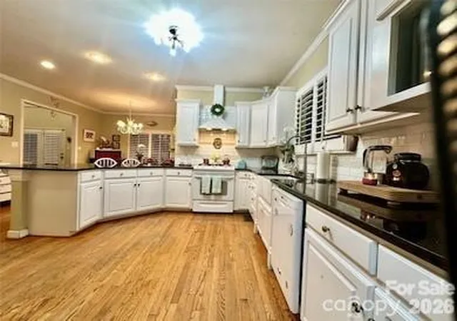 Photo 3 of Single family home for sale at 1093 Fairfield Dr, Gastonia, NC 28054 | MLS# 4396984 | Listing updated on 2026-09-19