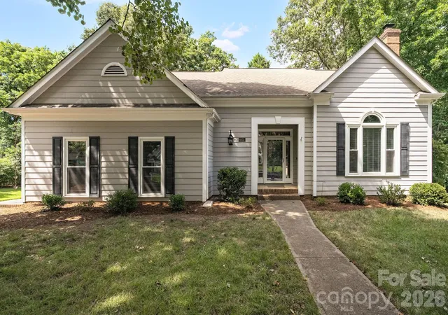 Photo 1 of Single family home for sale at 6632 Elmstone Dr, Charlotte, NC 28277 | MLS# 4397020 | Listing updated on 2026-09-11