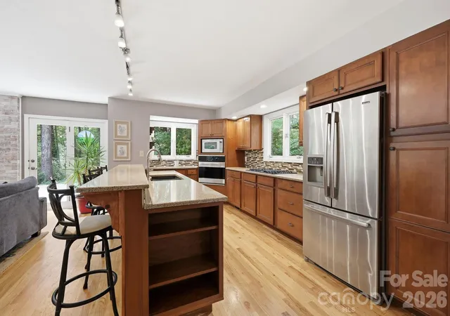 Photo 2 of Single family home for sale at 202 Riva Ridge Dr, Fairview, NC 28730 | MLS# 4397168 | Listing updated on 2026-09-15