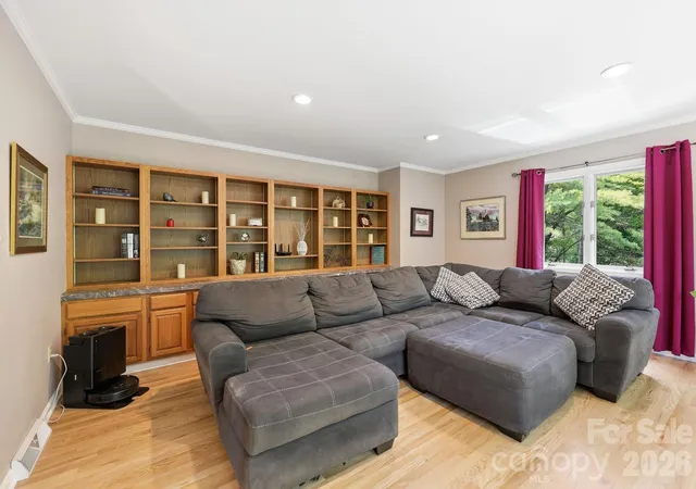 Photo 3 of Single family home for sale at 202 Riva Ridge Dr, Fairview, NC 28730 | MLS# 4397168 | Listing updated on 2026-09-15