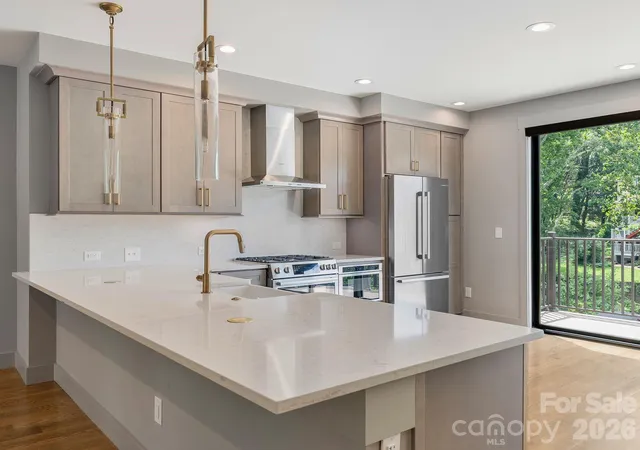 Photo 4 of Townhouse for sale at 229 Broadway St, Asheville, NC 28801 | MLS# 4397204 | Listing updated on 2026-10-03