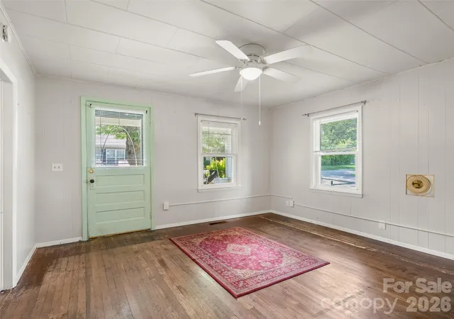 Photo 4 of Single family home for sale at 2 Pelzer St, Asheville, NC 28804 | MLS# 4397260 | Listing updated on 2026-09-29