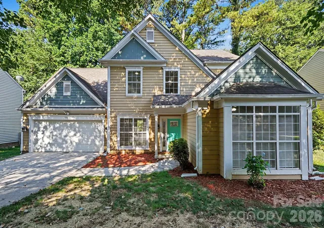 Photo 1 of Single family home for sale at 11921 Moonshadow Ln, Huntersville, NC 28078 | MLS# 4397466 | Listing updated on 2026-10-05