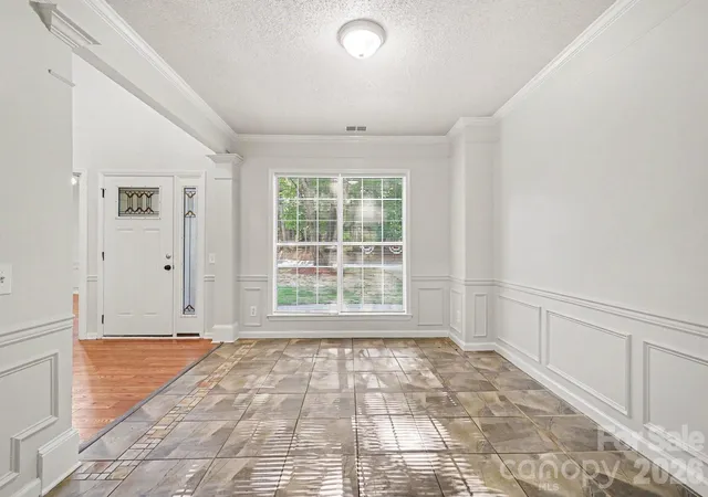 Photo 3 of Single family home for sale at 11921 Moonshadow Ln, Huntersville, NC 28078 | MLS# 4397466 | Listing updated on 2026-10-05