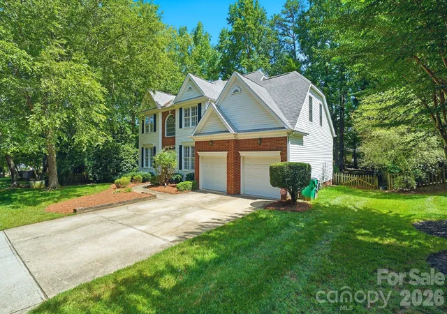 Photo 2 of Single family home for sale at 7711 Abbotsinch Ct, Charlotte, NC 28269 | MLS# 4397485 | Listing updated on 2026-10-05