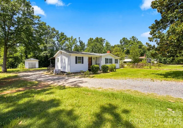 Photo 3 of Single family home for sale at 4709 Charlotte Hwy, Lancaster, SC 29720 | MLS# 4397487 | Listing updated on 2026-10-07