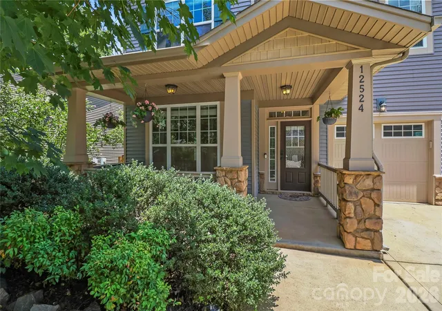 Photo 2 of Single family home for sale at 12524 Generations St, Charlotte, NC 28278 | MLS# 4397575 | Listing updated on 2026-09-14