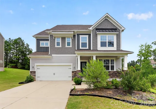 Photo 1 of Single family home for sale at 17504 Terryglass Ln, Charlotte, NC 28278 | MLS# 4397846 | Listing updated on 2026-09-25