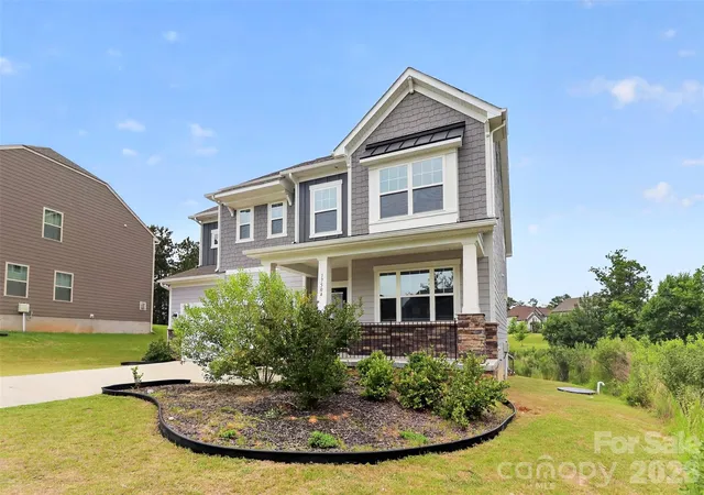 Photo 2 of Single family home for sale at 17504 Terryglass Ln, Charlotte, NC 28278 | MLS# 4397846 | Listing updated on 2026-09-25