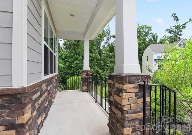 Photo 3 of Single family home for sale at 17504 Terryglass Ln, Charlotte, NC 28278 | MLS# 4397846 | Listing updated on 2026-09-25