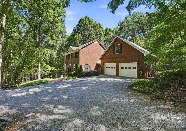 Photo 4 of Single family home for sale at 6366 Green Oak Dr, Stanfield, NC 28163 | MLS# 4397887 | Listing updated on 2026-10-08