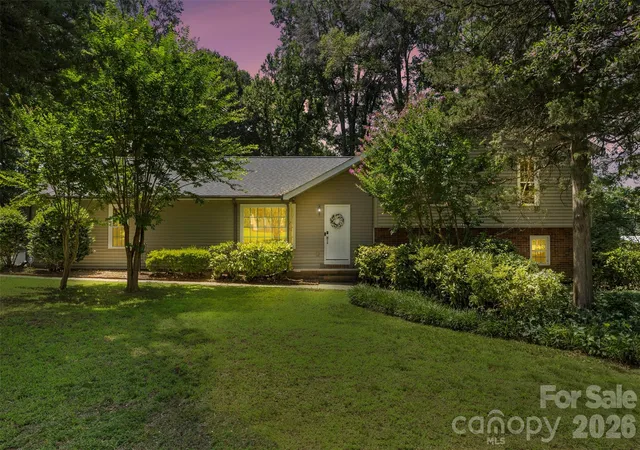 Photo 1 of Single family home for sale at 5381 Woodside Dr, Rock Hill, SC 29732 | MLS# 4398063 | Listing updated on 2026-09-25