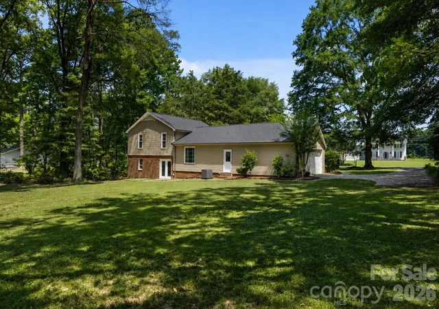 Photo 3 of Single family home for sale at 5381 Woodside Dr, Rock Hill, SC 29732 | MLS# 4398063 | Listing updated on 2026-10-18