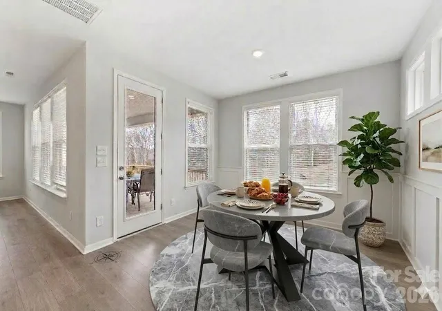 Photo 4 of Single family home for sale at 346 W Waterlynn Rd, Mooresville, NC 28117 | MLS# 4398070 | Listing updated on 2026-09-15