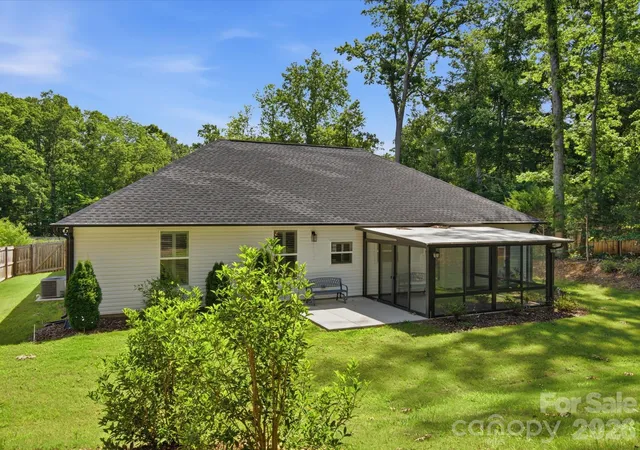 Photo 3 of Sale Pending at 1863 Sardis Dr, Lancaster, SC 29720 | MLS# 4398191 | Listing updated on 2026-10-02