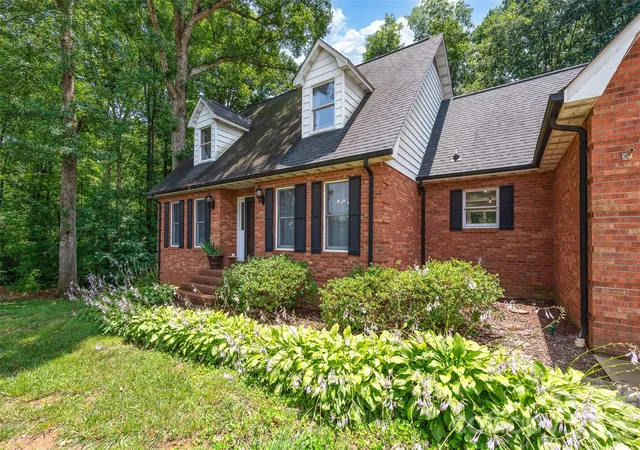 Photo 2 of Single family home for sale at 452 Faith Rd, Mooresville, NC 28115 | MLS# 4398299 | Listing updated on 2026-09-15