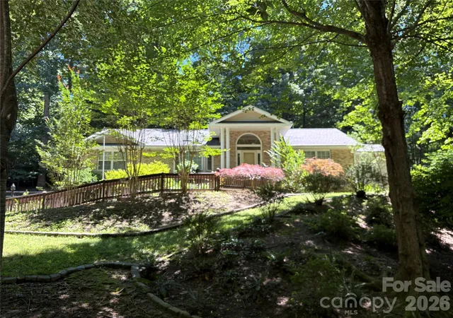 Photo 1 of Single family home for sale at 206 Camellia Way, Hendersonville, NC 28739 | MLS# 4398729 | Listing updated on 2026-09-13