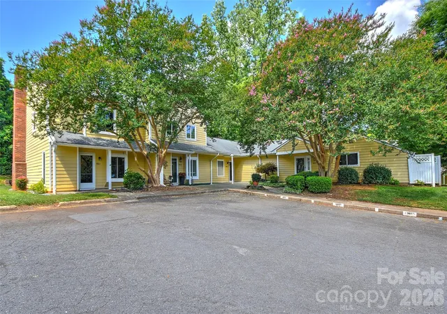 Photo 3 of Townhouse for sale at 807 Sardis Cvs Dr, Charlotte, NC 28270 | MLS# 4398749 | Listing updated on 2026-09-12