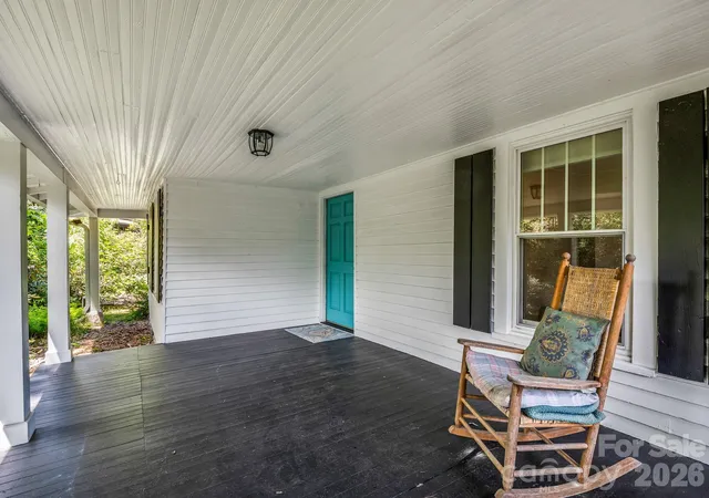 Photo 3 of Single family home for sale at 808 Montreat Rd, Black Mountain, NC 28711 | MLS# 4398814 | Listing updated on 2026-09-14